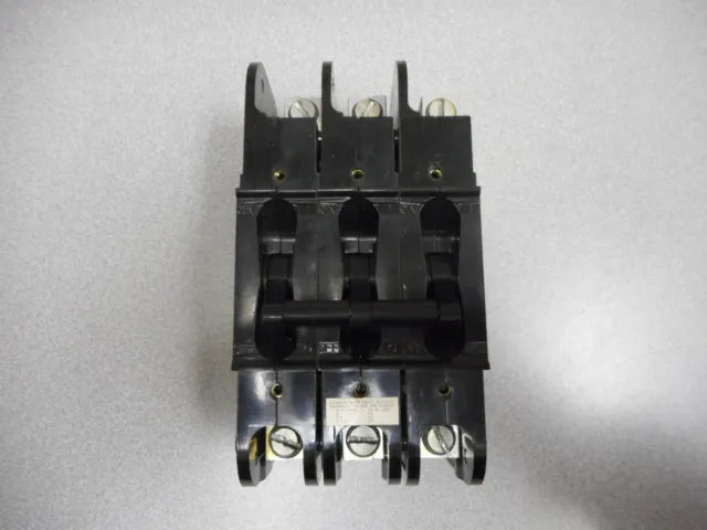 3 Pole Circuit Breaker-Heinemann Cf3-g8-ae Cf3-z33-55 | Heinemann Main image