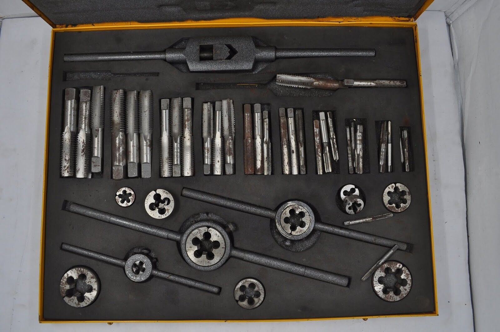 46 Pieces Tap & Round Die Set-Metro 6 MM to 24MM | Metro Main image