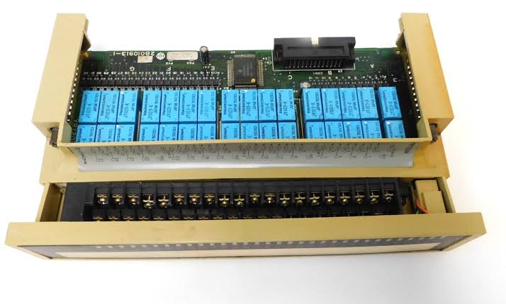 Hitachi YRY20BH 32PTS.AC.DC Out Module Main image