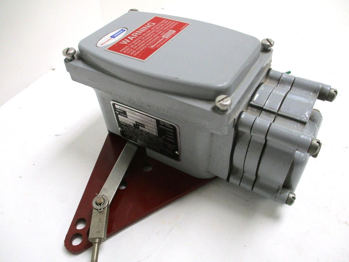 Masoneilan Dresser 8012-4C Pneumatic Valve Positioner