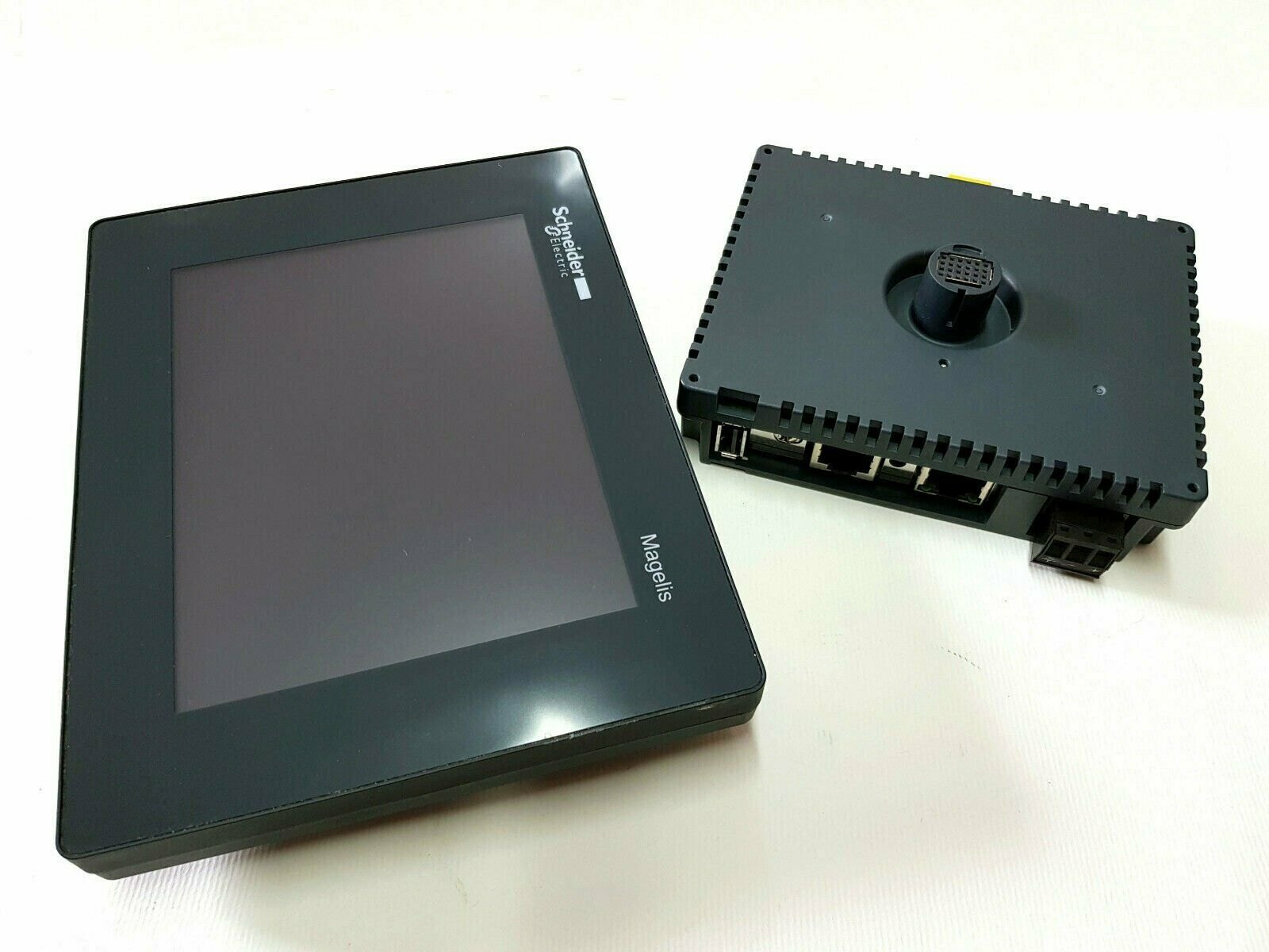 SCHNEIDER ELECTRIC HMIS85 + HMIS5T HMI PLC