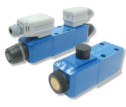 Sperry Vickers DG4V 36C UD10 S300 Solenoid Operated Directional Valve for Sale - Ram Automations