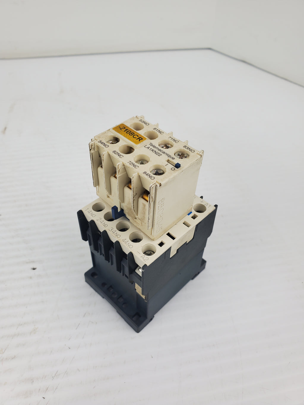 Auxiliary Contact Block with A013250 Contactor | Telemecanique La1Kn22 Main image