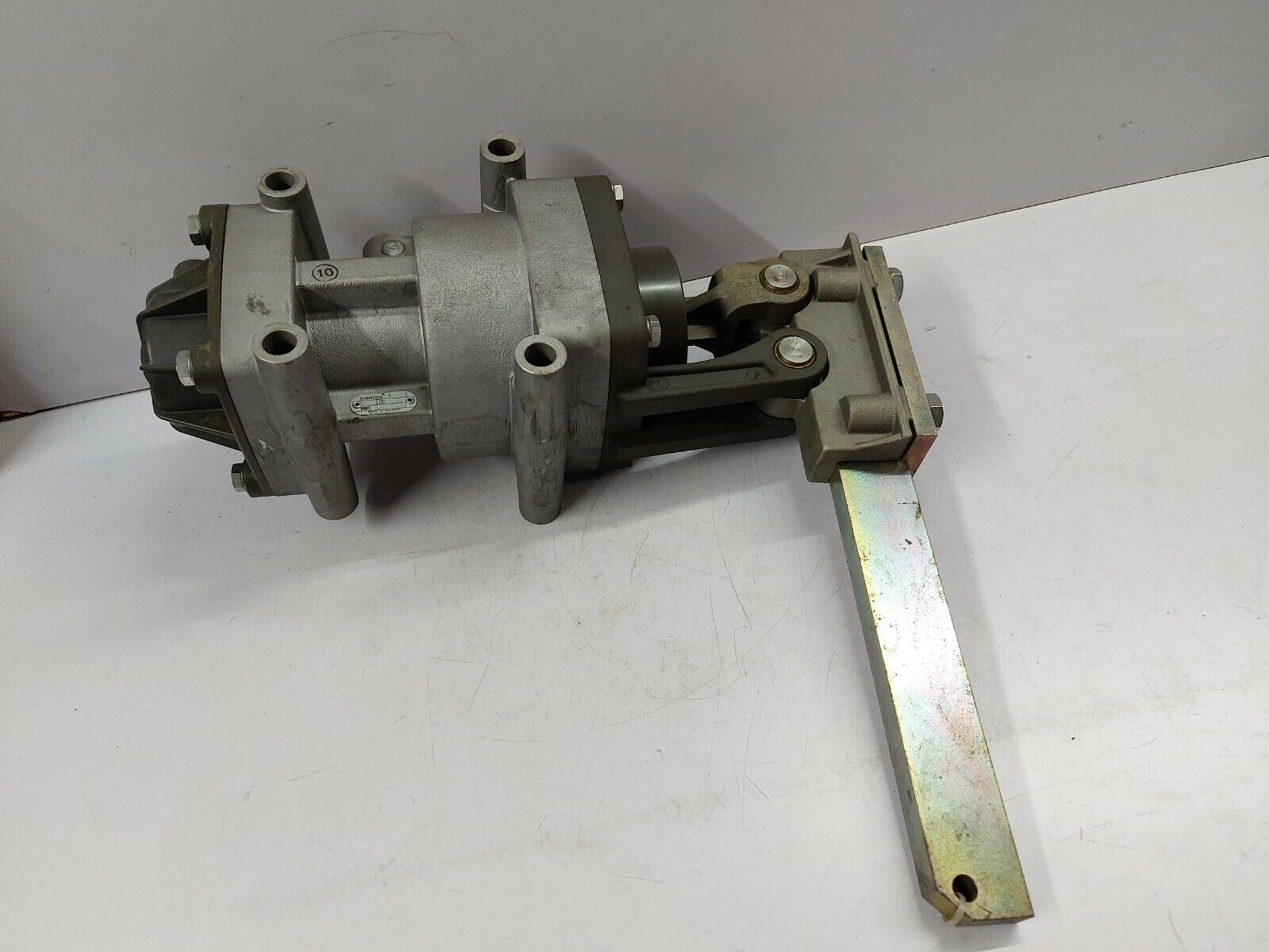AVENTICS R417000184: Advanced Industrial Pressure Reducing Valve Main image