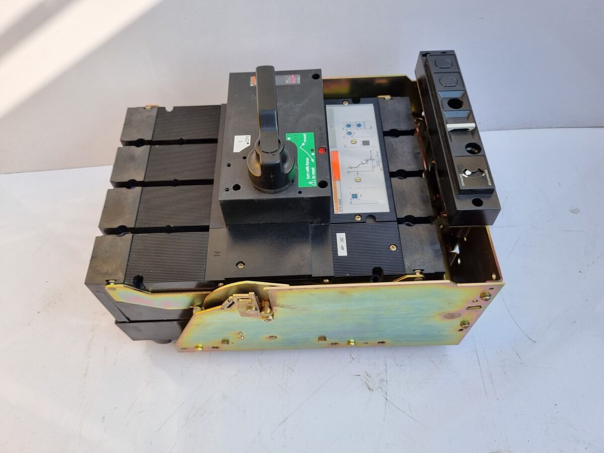 Circuit Breaker 1250A 750V Merlin Gerin C1251 H Main image