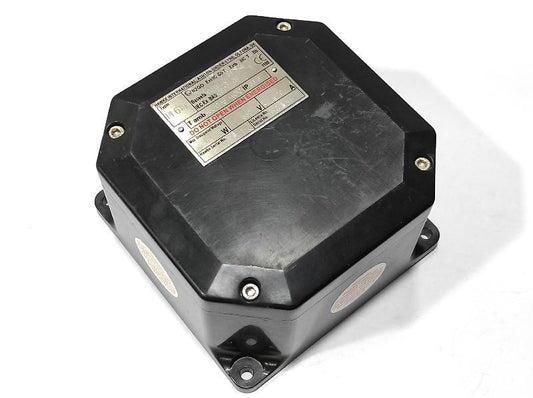 HAWKE PL 615 - Sturdy Terminal Box for Safe Wiring