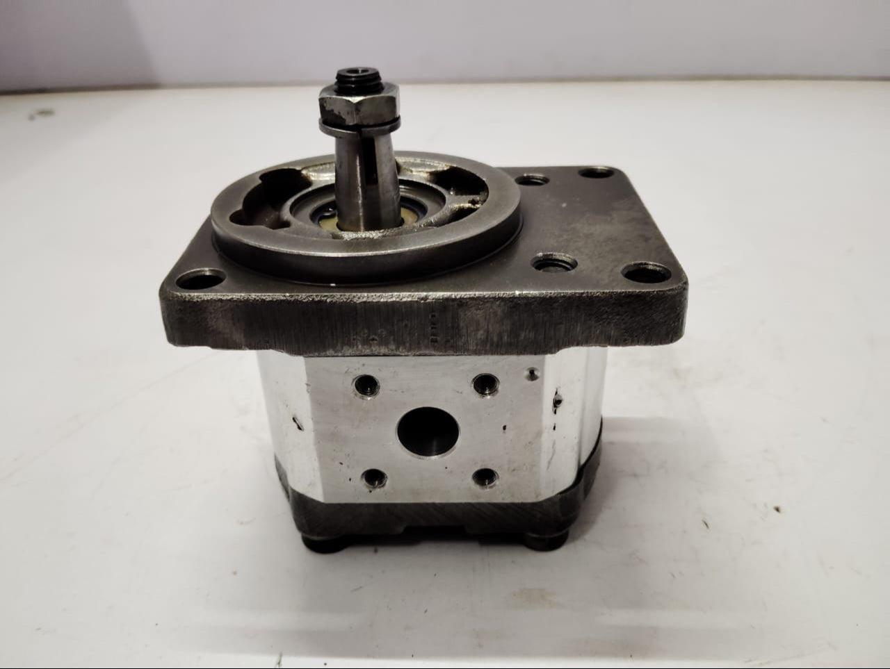 Hydraulic Gear Pump 0510 225 006 | Rexroth 1515515177 Main image