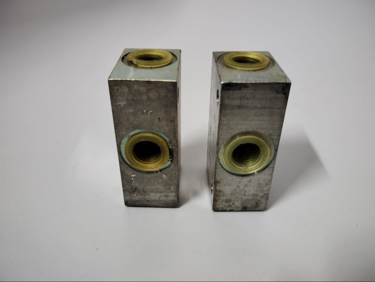 Nabtesco GDC-14M Shuttle Valve 73794501-01 H352 - High Performance Hydraulic Component Main image