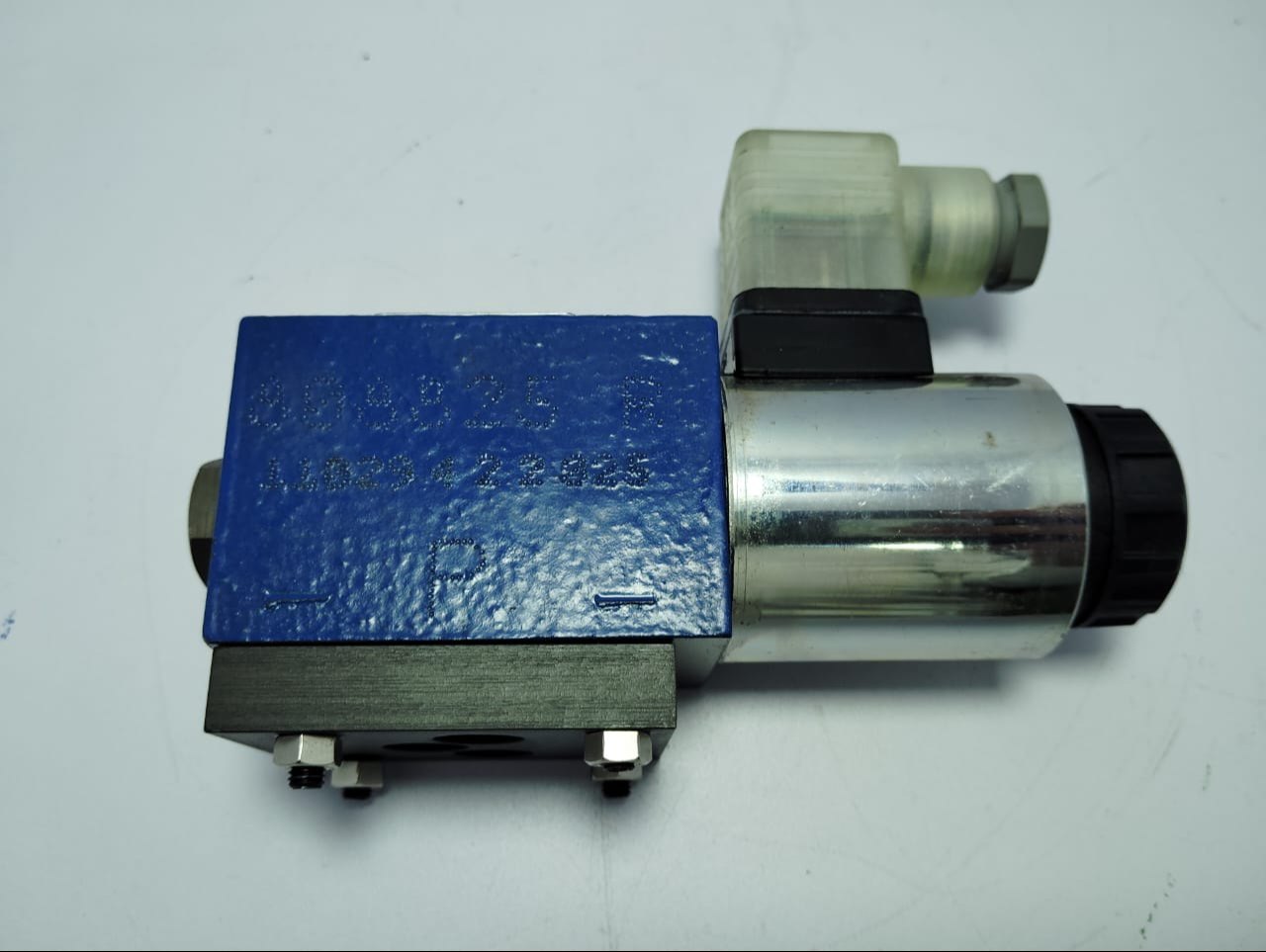 R901186443 Rexroth Hydraulic Directional Control Valve AG697