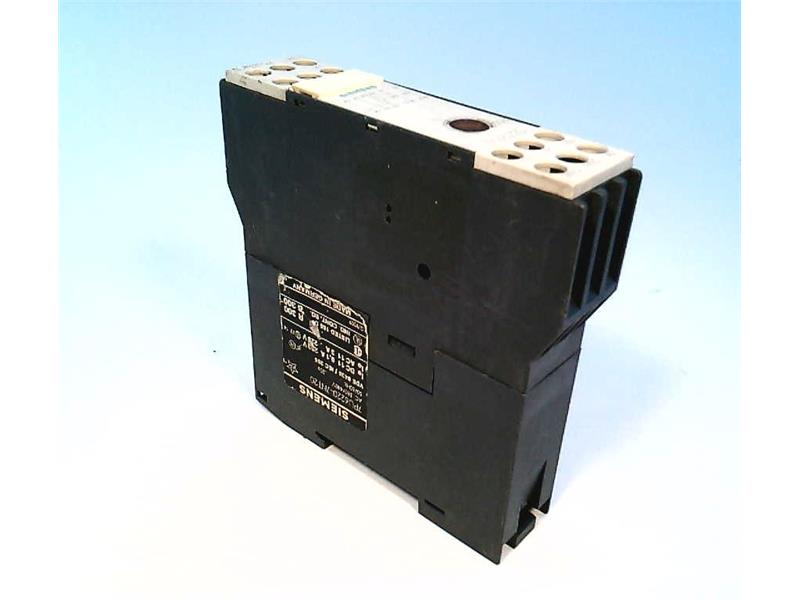SIEMENS 7PU62 20-7NT20 TIMING RELAY Main image