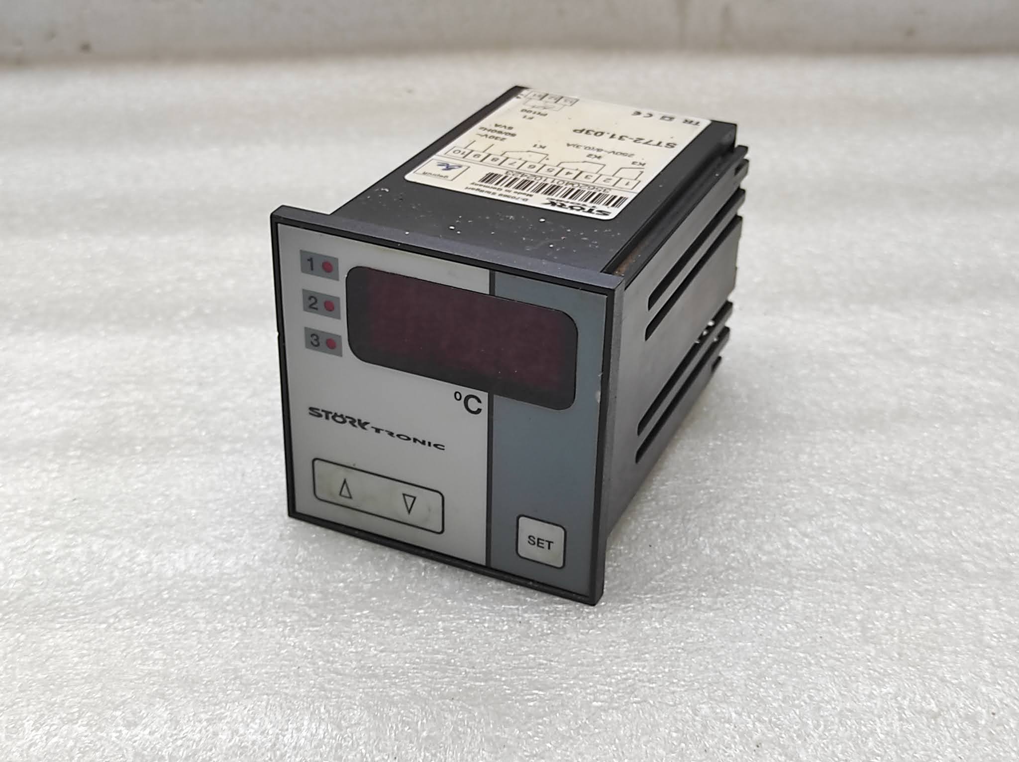 Temperature Controller ST72-31.03P | Stork Tronic Main image