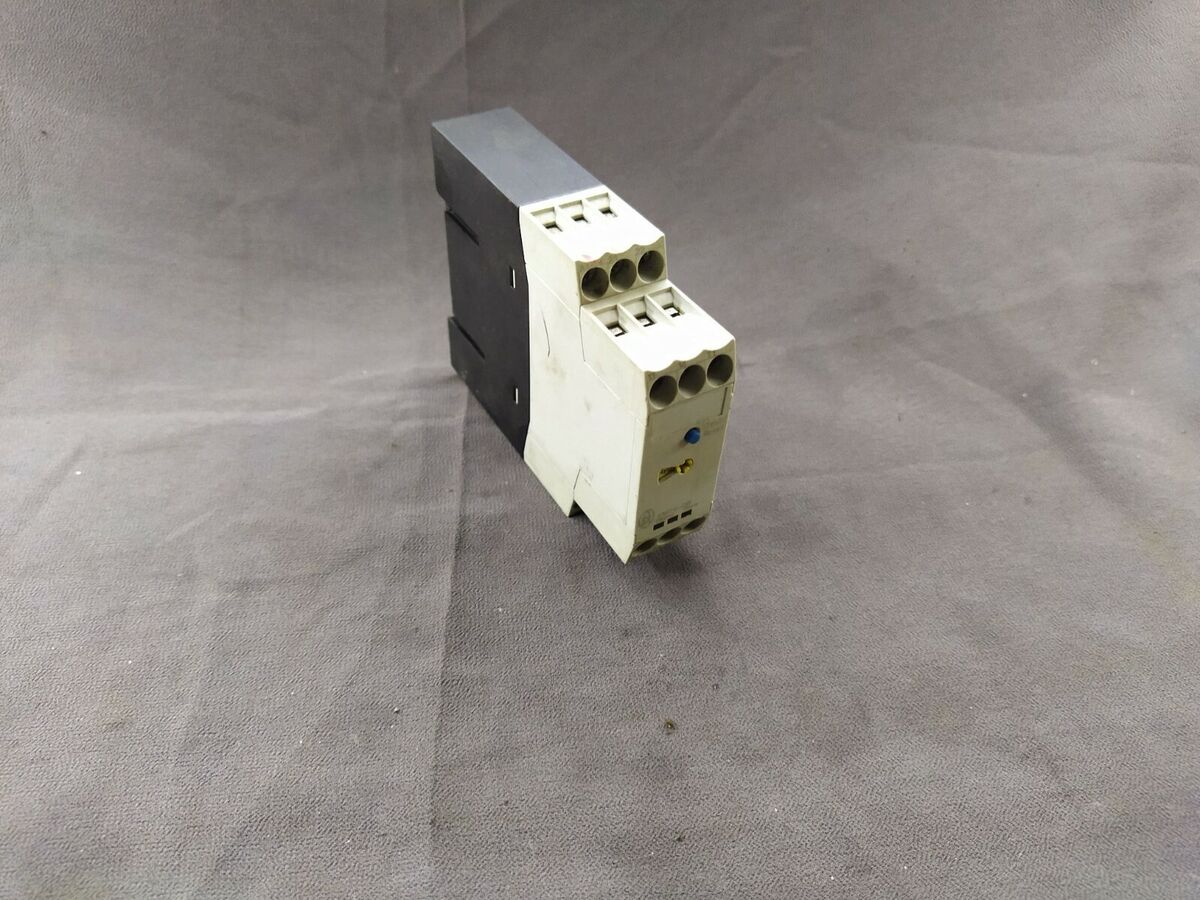 Thermistor Overload Relay EMT6 24-240V AC/DC | Klockner Moeller