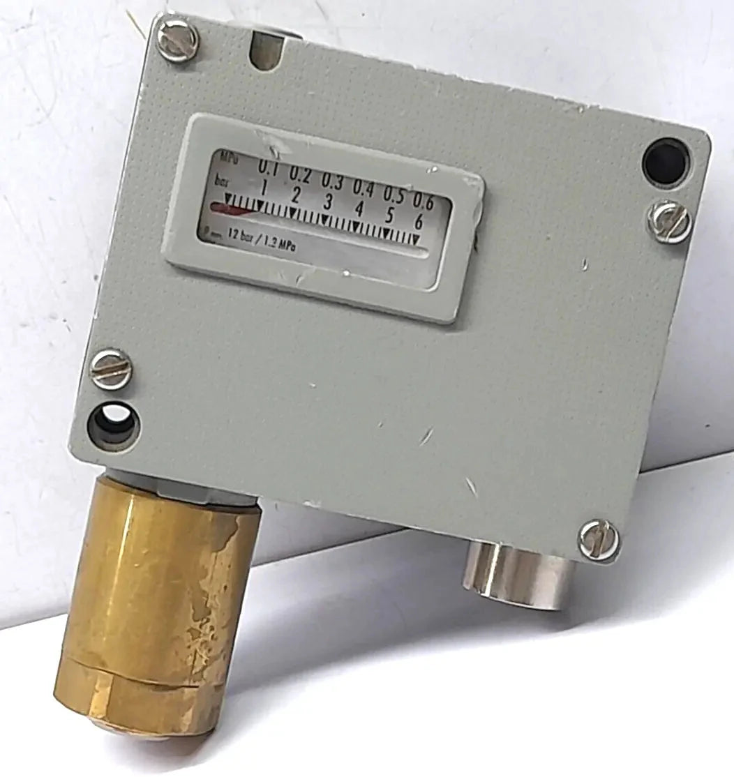 TRAFAG 900.2377.903: Durable Industrial Pressure Switch Main image