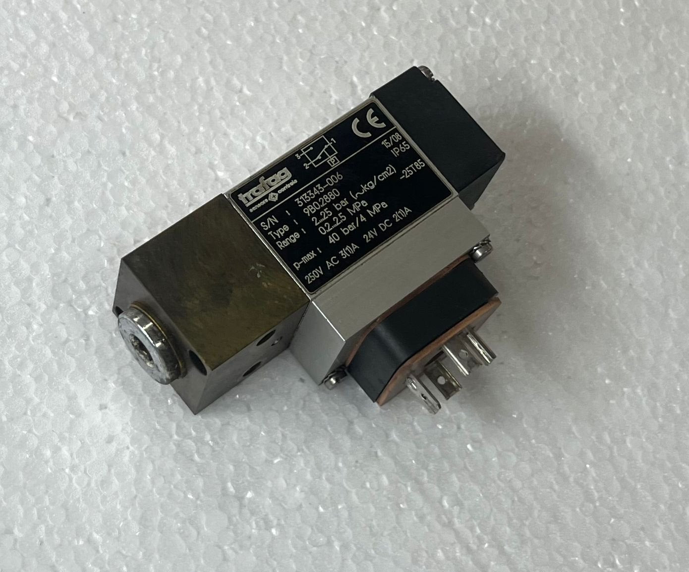 Trafag 9B0.2880 Pressure Switches - Industrial Sensors Main image