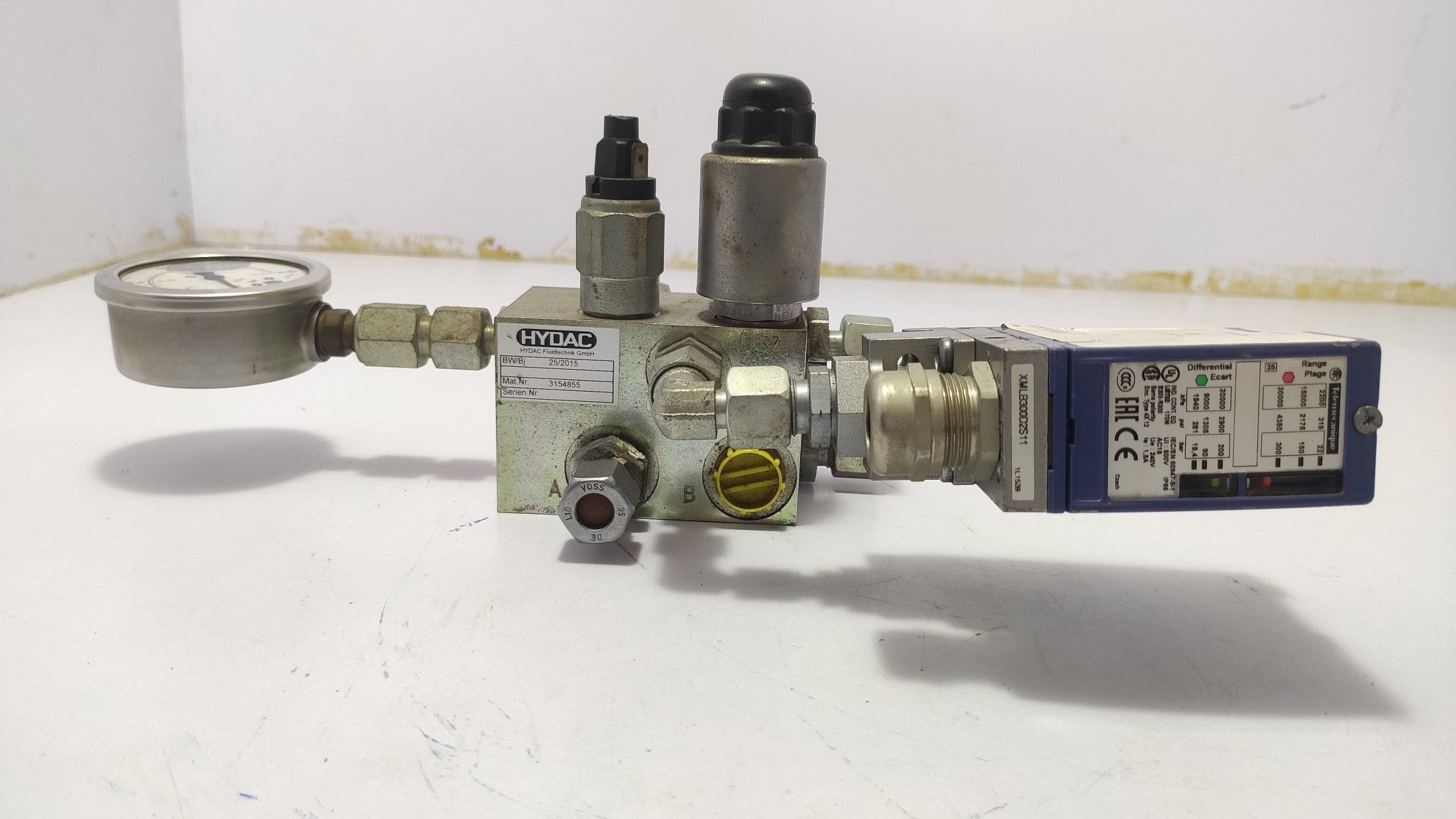 Valve With Pressure Sensor | Hydac 3154855 Telemecanique Xmlb300D2S11