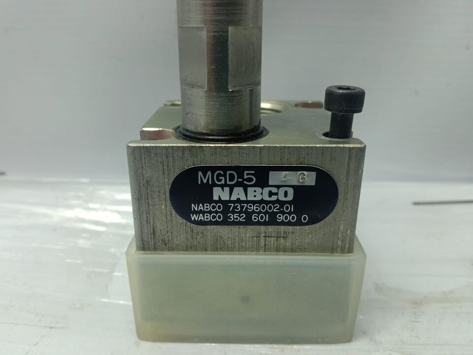 WABCO 3526019000 - NABCO MGD-5 4G Fluid Distributor Main image