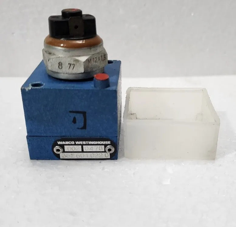 WABCO Pneumatic Valve 3526010220 | Auto Parts Main image