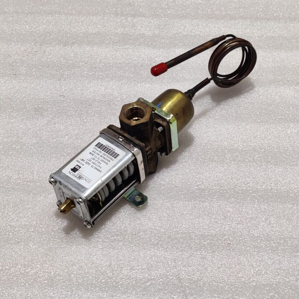 Water Regulating Valve V46AA-75 83-7206-9 150 PSIG | Johnson Controls Main image