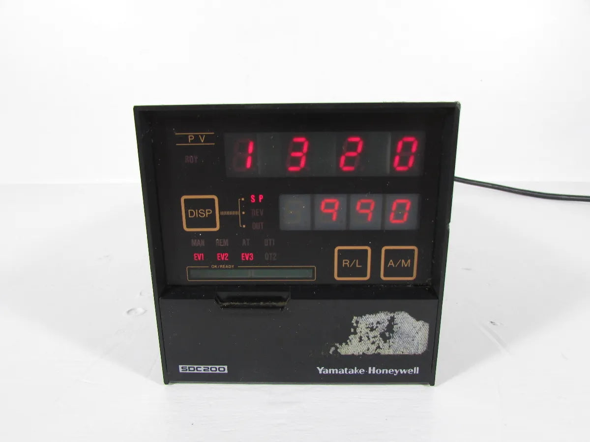 Yamatake SDC200 Temperature Controller - SDC2002GC01A00701 AG648